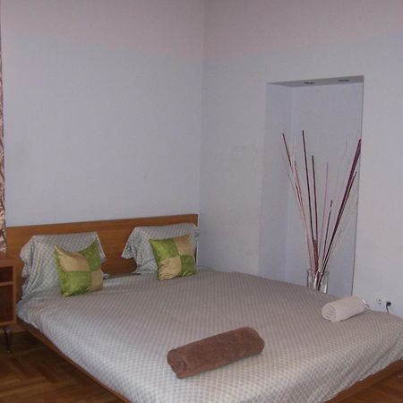 T & E Apartment Budapest Eksteriør bilde