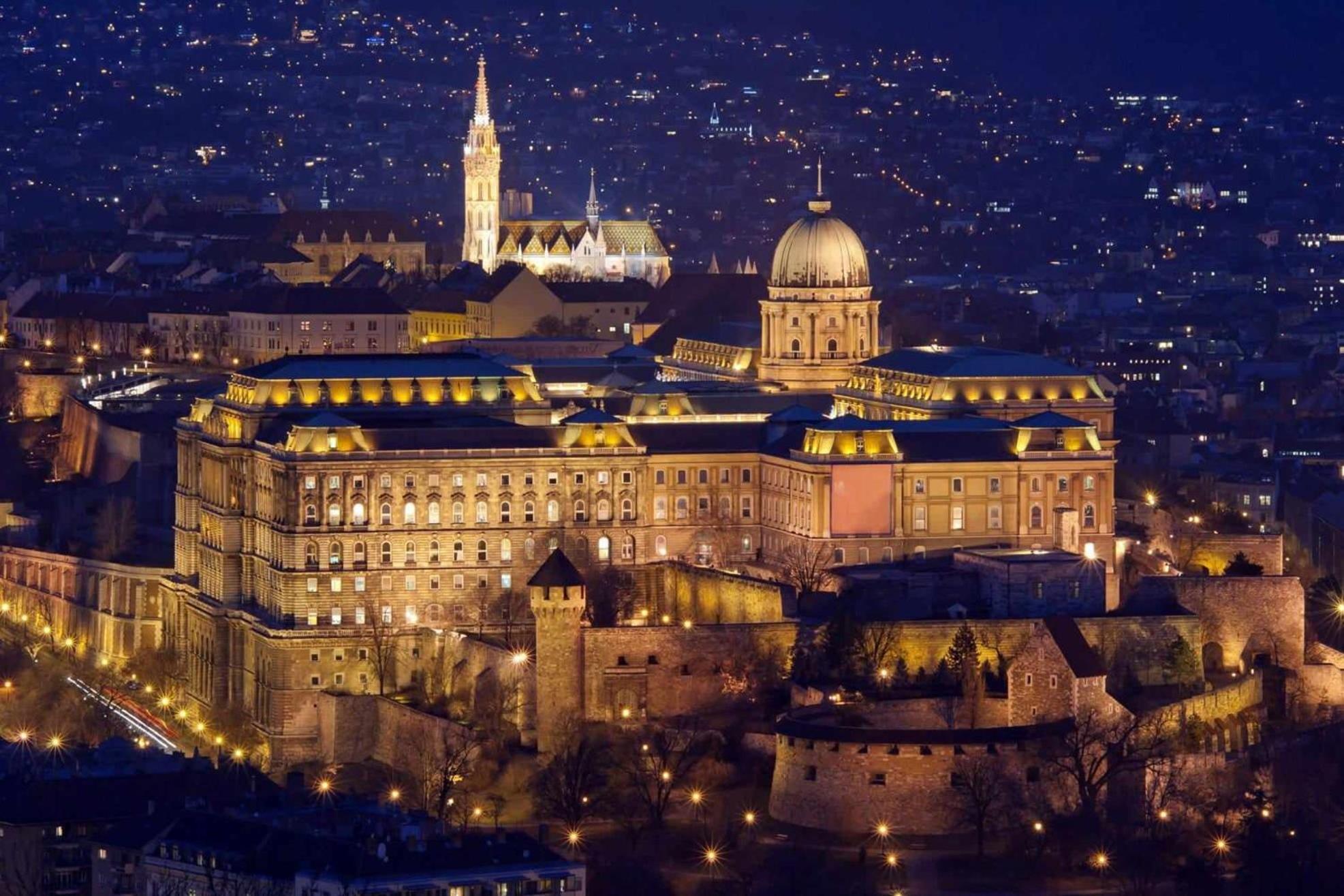 T & E Apartment Budapest Eksteriør bilde