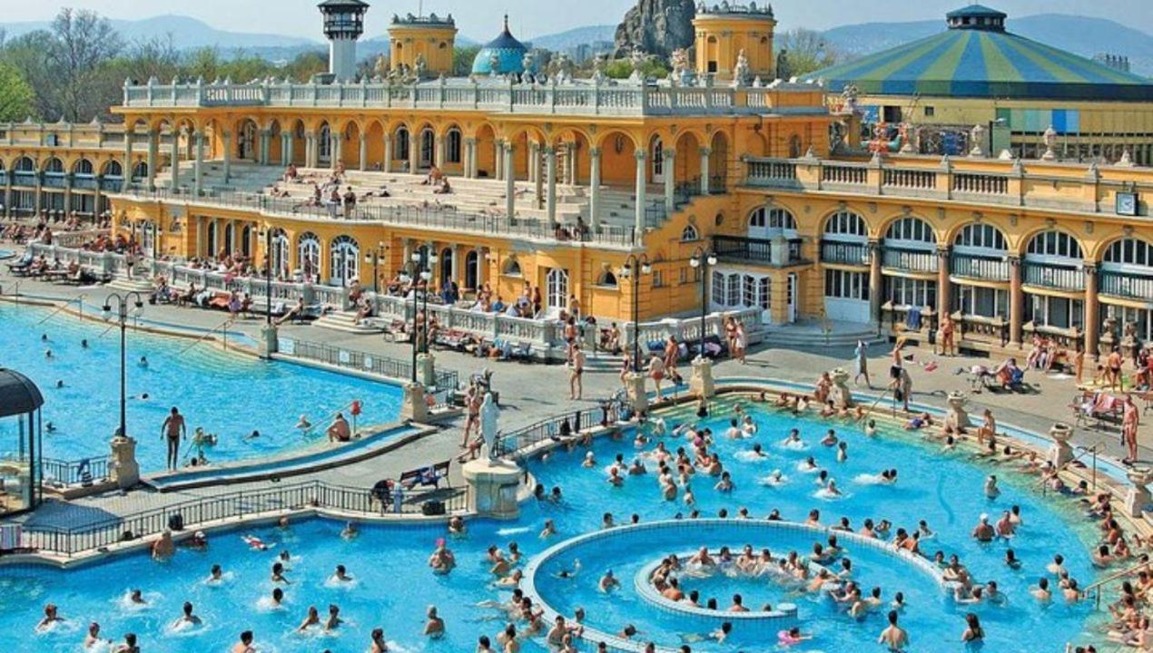 T & E Apartment Budapest Eksteriør bilde