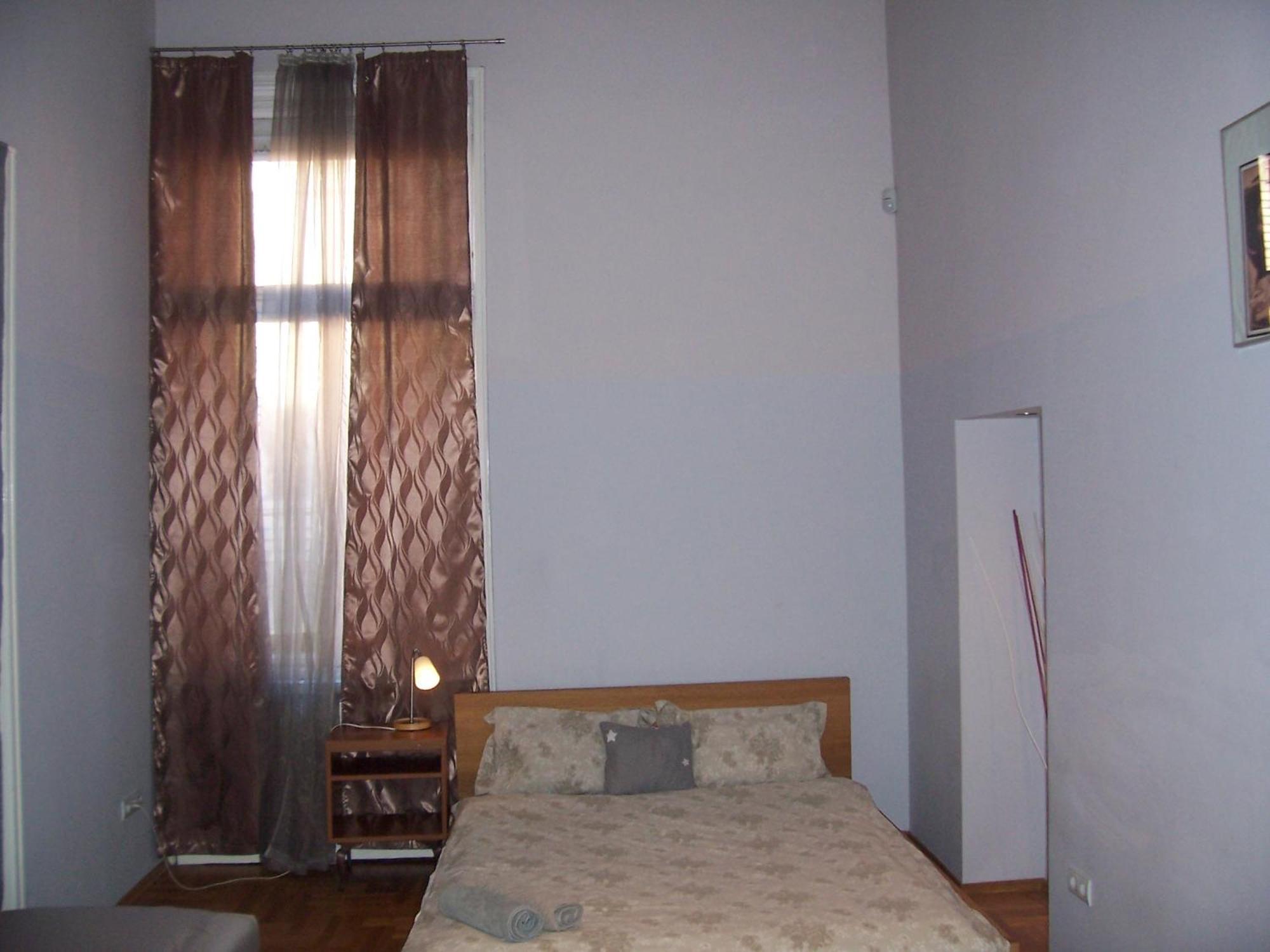 T & E Apartment Budapest Eksteriør bilde