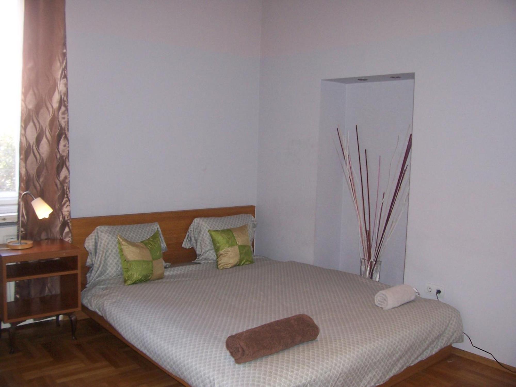 T & E Apartment Budapest Eksteriør bilde